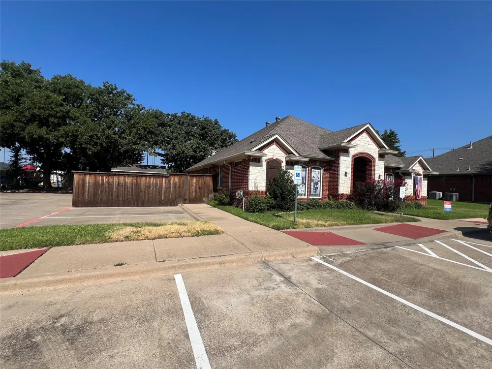 2550 Legacy Point Drive Arlington, TX 76006