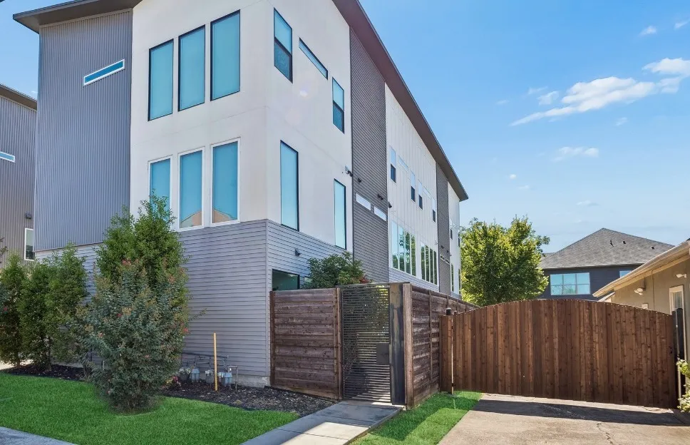 4726 Manett Street #103 Dallas, TX 75204