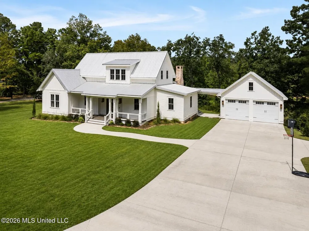 16 Bent Pebble Point Lumberton, MS 39455