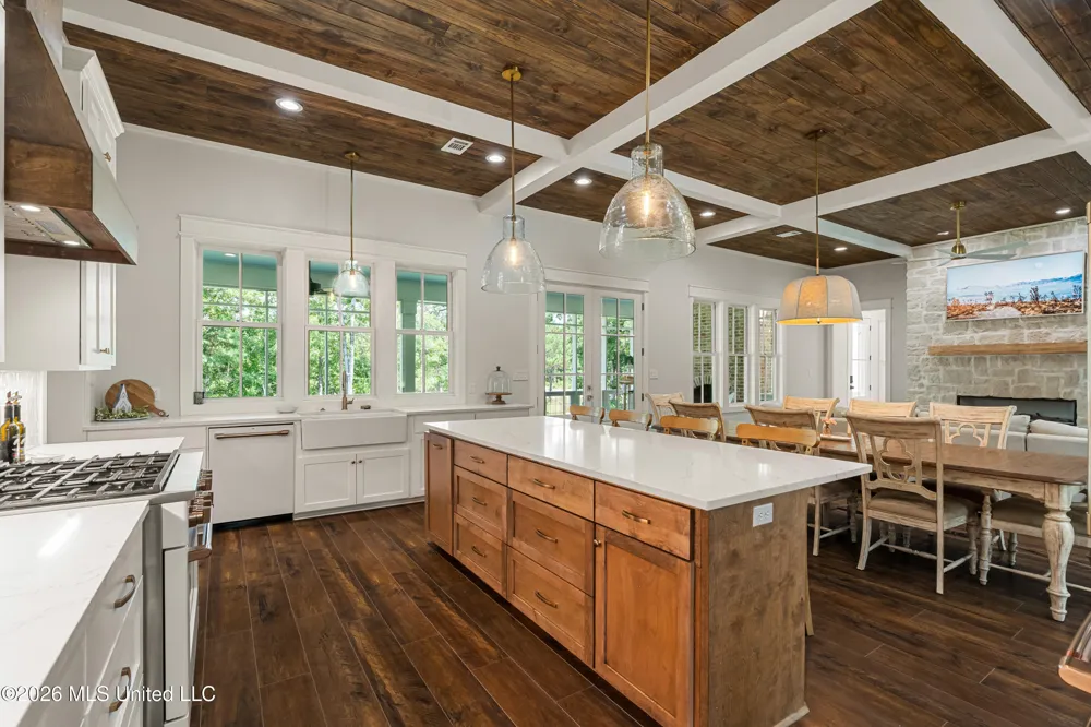 16 Bent Pebble Point Lumberton, MS 39455