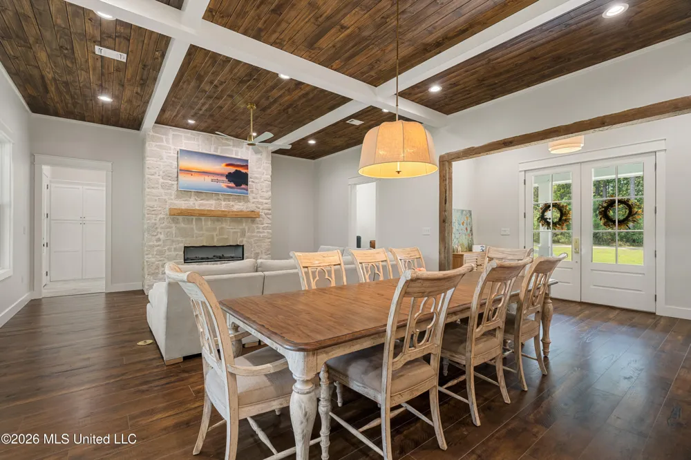 16 Bent Pebble Point Lumberton, MS 39455