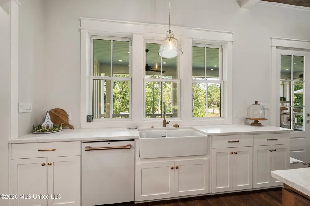 16 Bent Pebble Point Lumberton, MS 39455