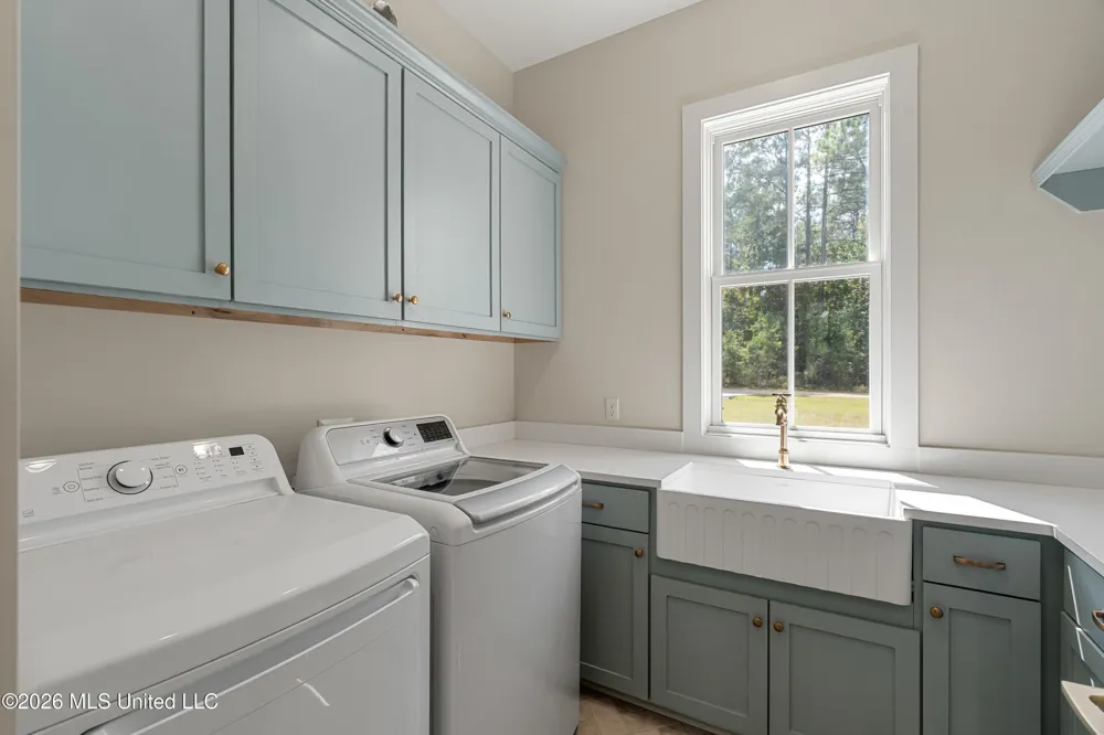 16 Bent Pebble Point Lumberton, MS 39455