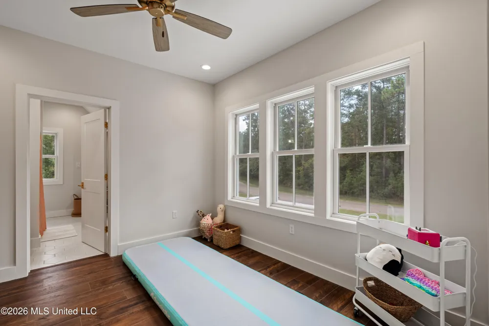 16 Bent Pebble Point Lumberton, MS 39455