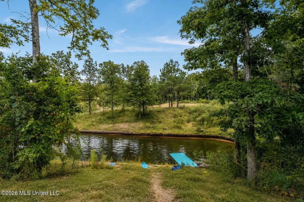 16 Bent Pebble Point Lumberton, MS 39455