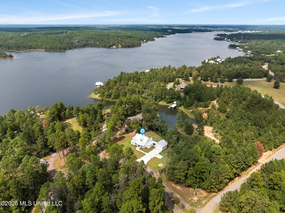16 Bent Pebble Point Lumberton, MS 39455