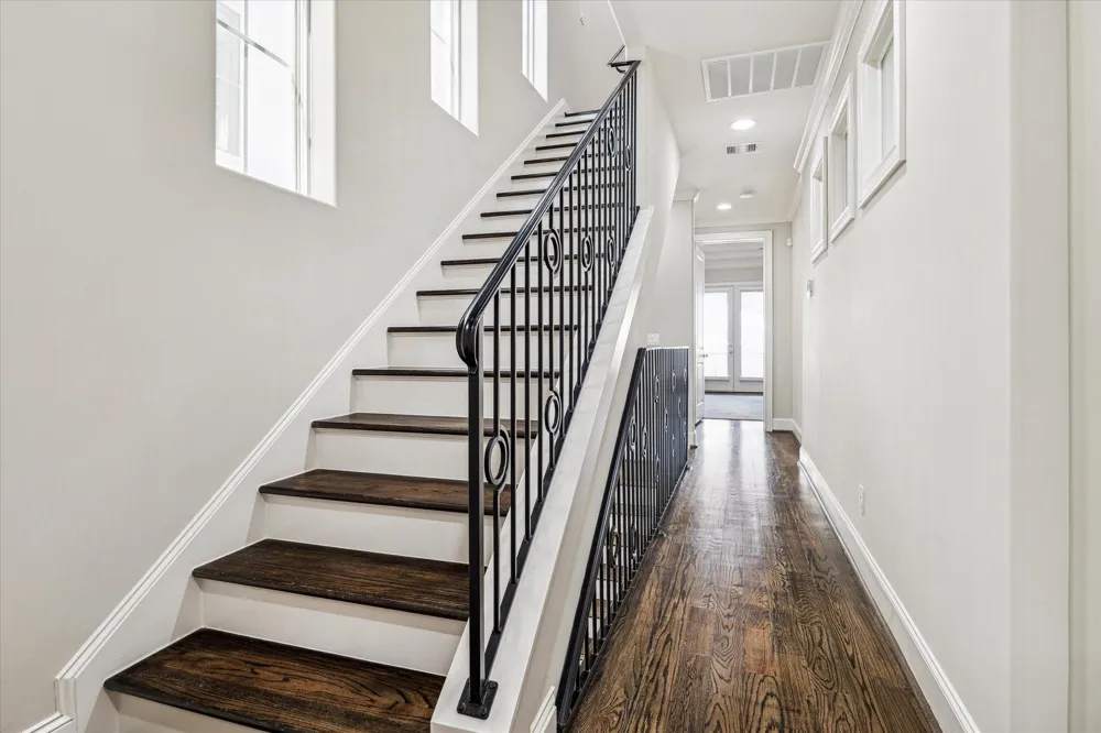 5025 Augusta Street Houston, TX 77007