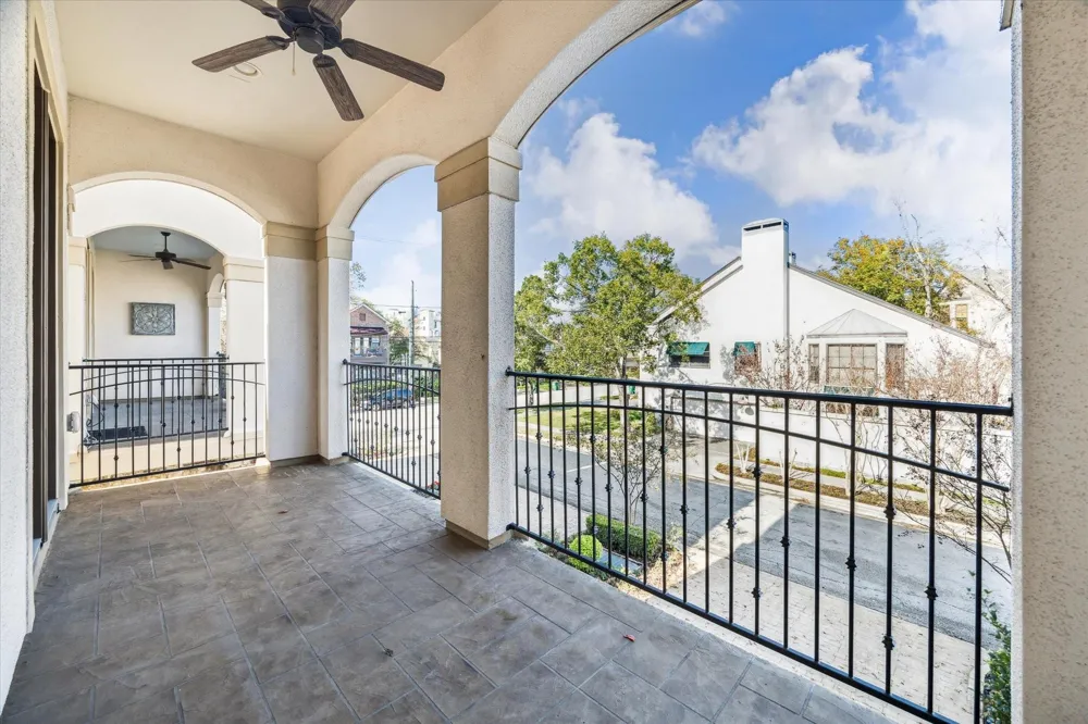 5025 Augusta Street Houston, TX 77007