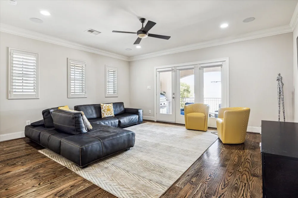 5025 Augusta Street Houston, TX 77007