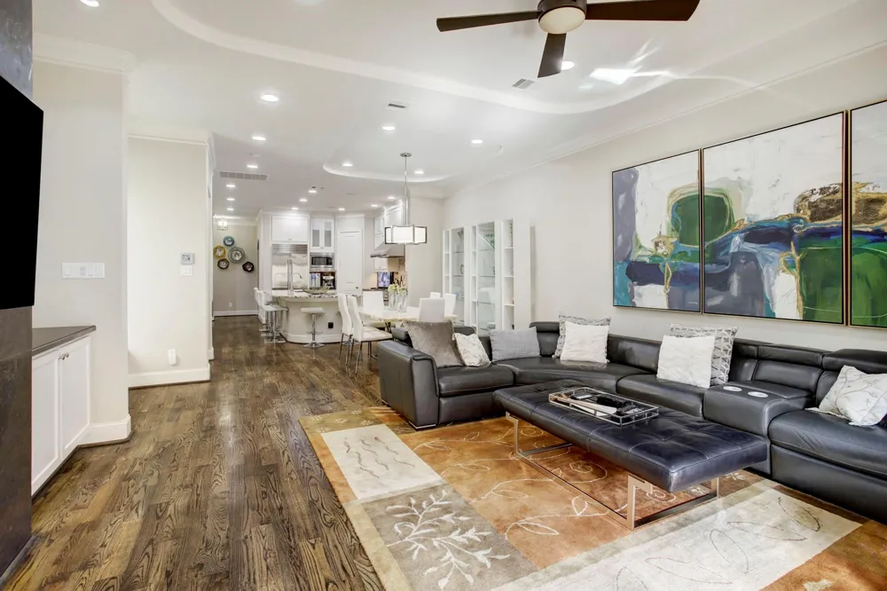 5025 Augusta Street Houston, TX 77007