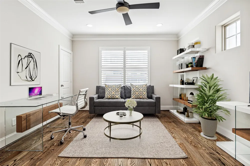 5025 Augusta Street Houston, TX 77007