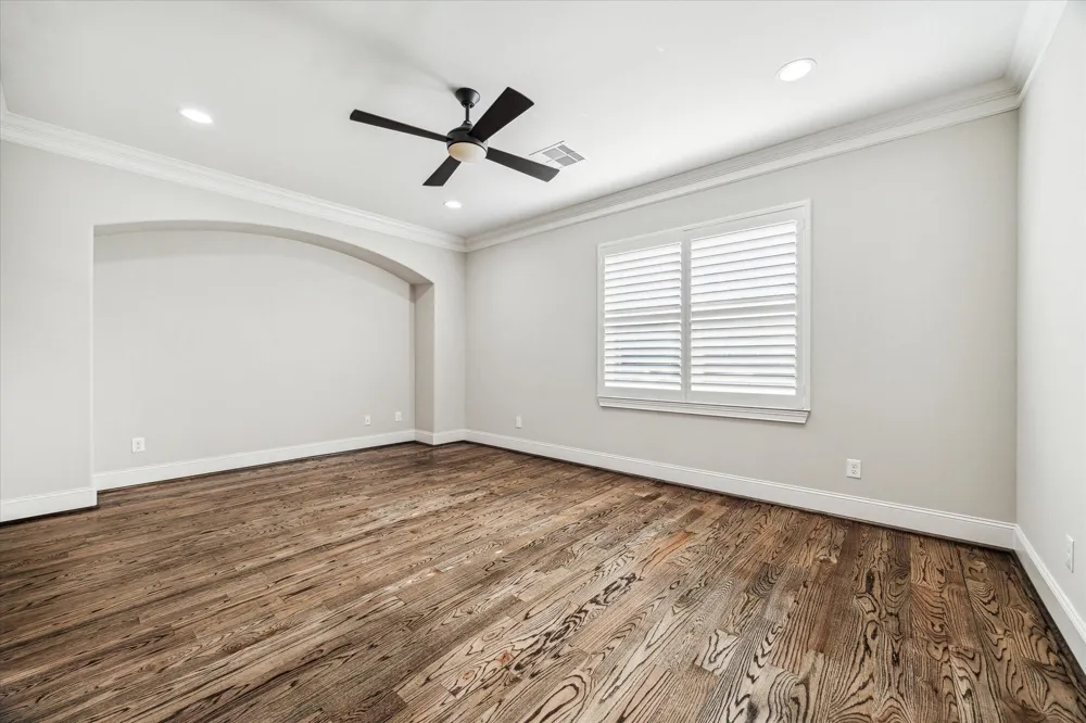 5025 Augusta Street Houston, TX 77007