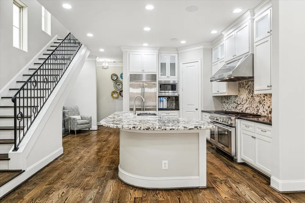 5025 Augusta Street Houston, TX 77007
