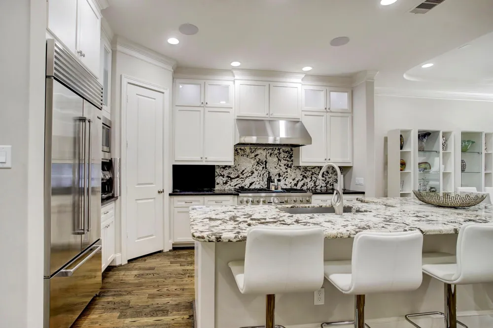 5025 Augusta Street Houston, TX 77007