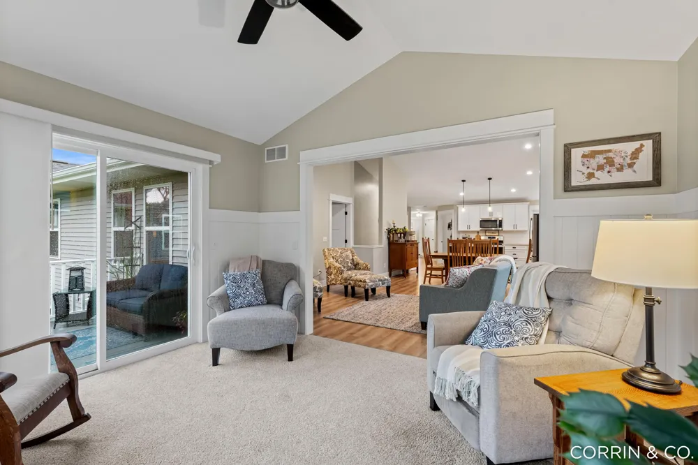 575 Riverbank Circle Zeeland, MI 49464