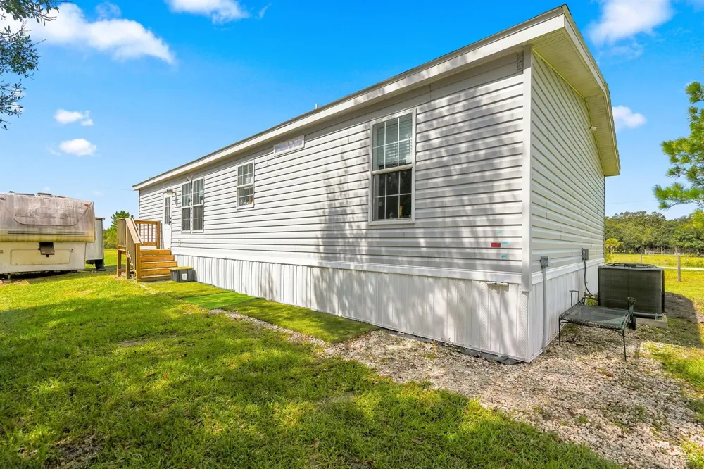 20967 NW 250TH STREET Okeechobee, FL 34972