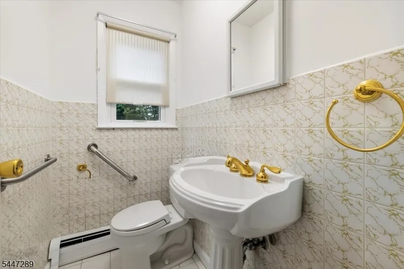 42 Aberdeen Ave Wayne, NJ 07470