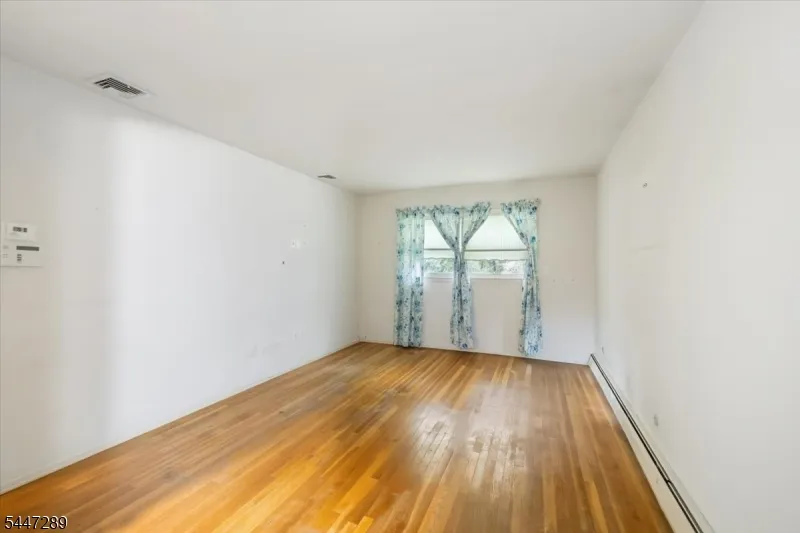 42 Aberdeen Ave Wayne, NJ 07470