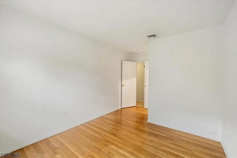 42 Aberdeen Ave Wayne, NJ 07470