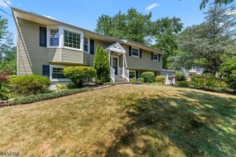 5 Yale Ct