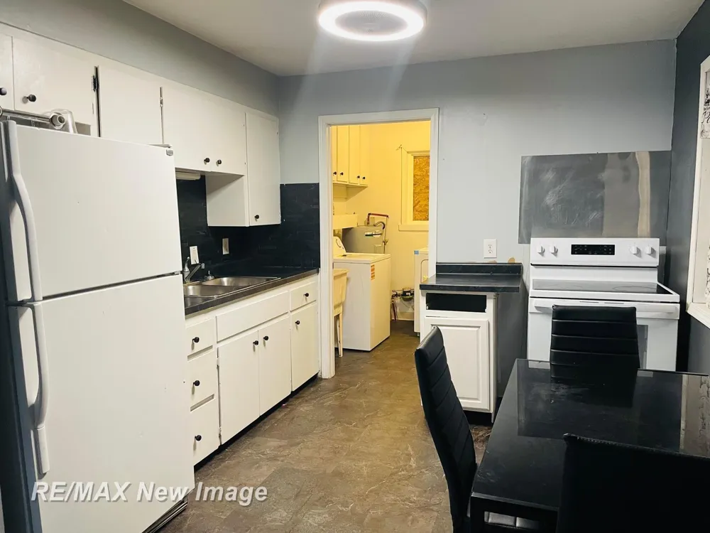 2323 Hartsuff Street Saginaw City, MI 48601