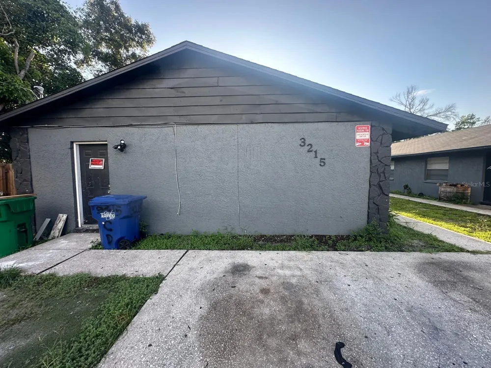 3215 49TH STREET #1/2 Tampa, FL 33605