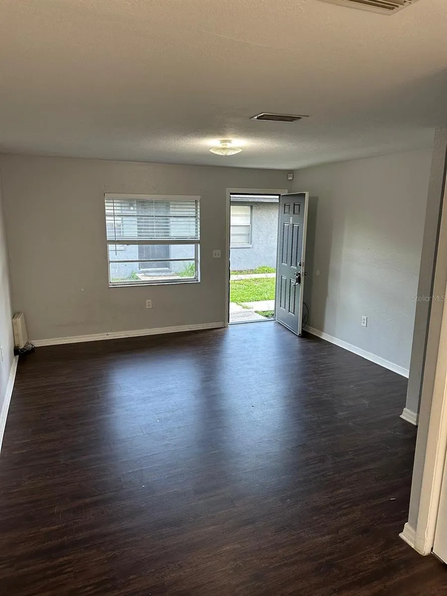 3215 49TH STREET #1/2 Tampa, FL 33605