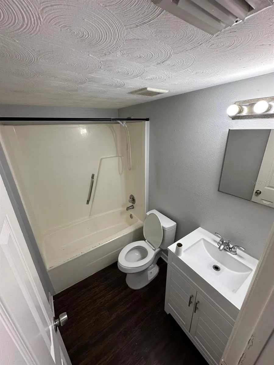 3215 49TH STREET #1/2 Tampa, FL 33605