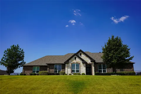 7061 Whispering Oaks