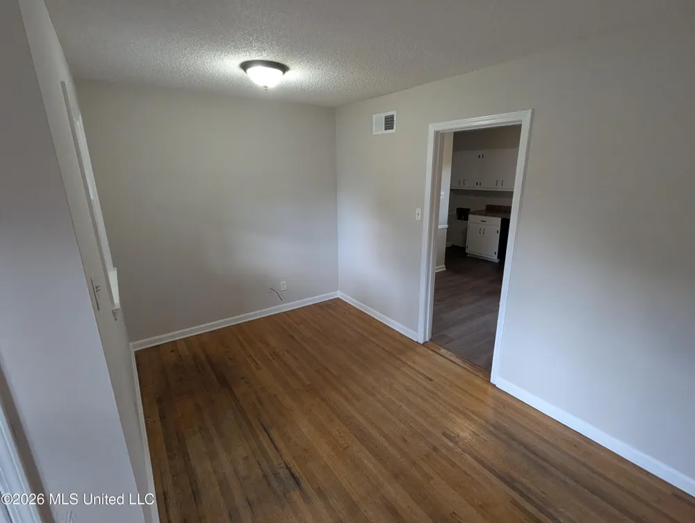 1435 Vicksburg Drive Southaven, MS 38671