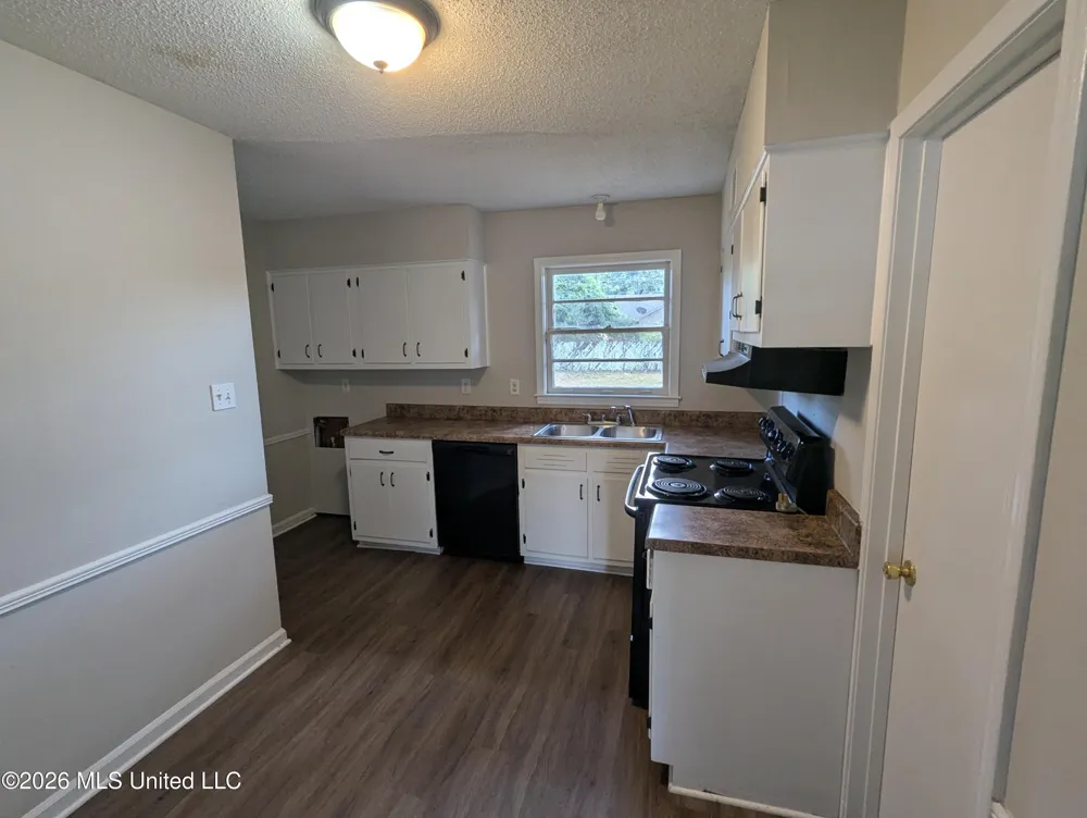 1435 Vicksburg Drive Southaven, MS 38671