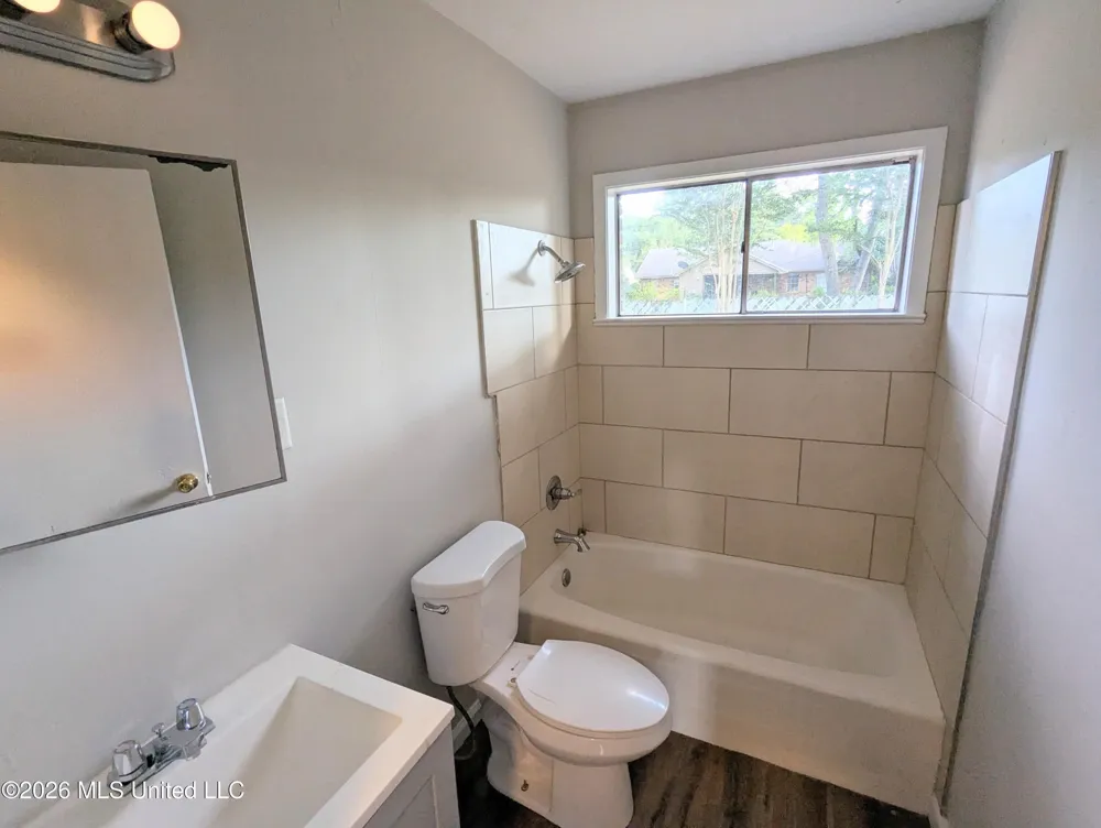 1435 Vicksburg Drive Southaven, MS 38671