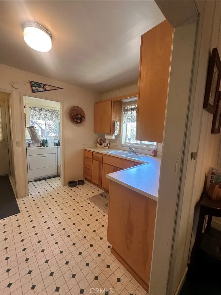 29145 Hook Creek Cedar Glen, CA 92321