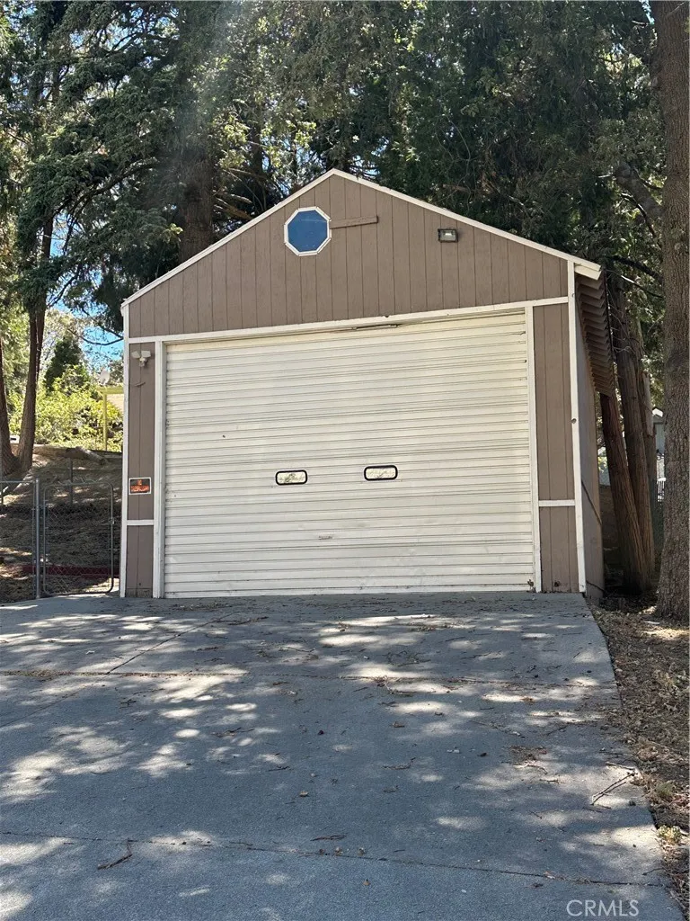29145 Hook Creek Cedar Glen, CA 92321