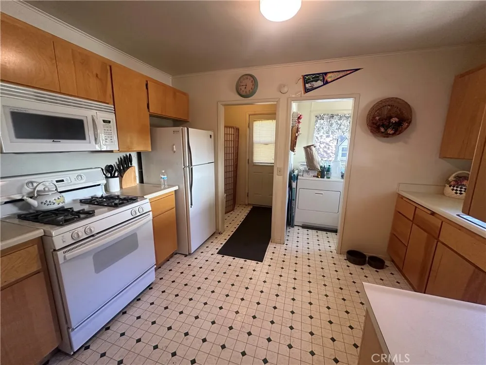 29145 Hook Creek Cedar Glen, CA 92321