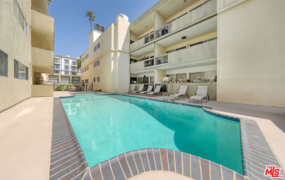 11970 Montana Avenue #308 Los Angeles, CA 90049