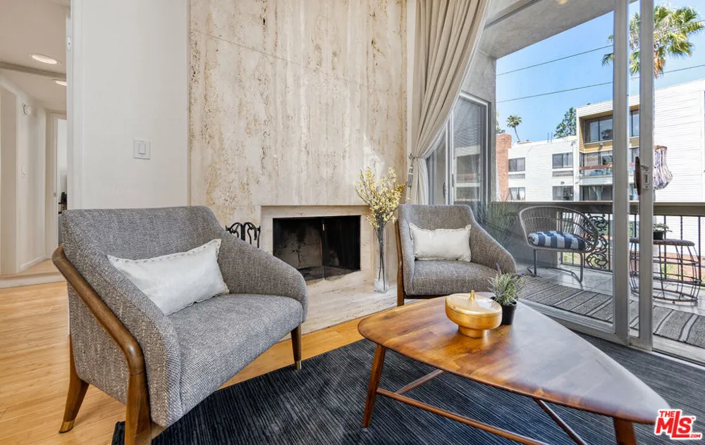 11970 Montana Avenue #308 Los Angeles, CA 90049