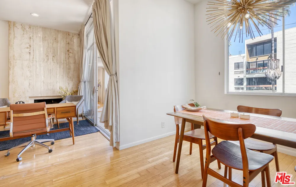 11970 Montana Avenue #308 Los Angeles, CA 90049