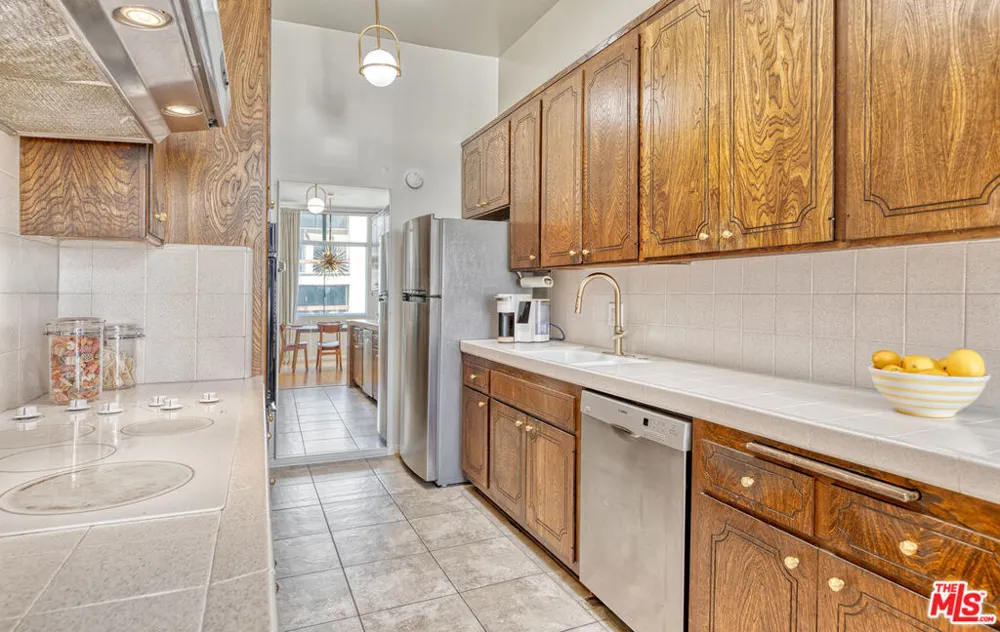 11970 Montana Avenue #308 Los Angeles, CA 90049