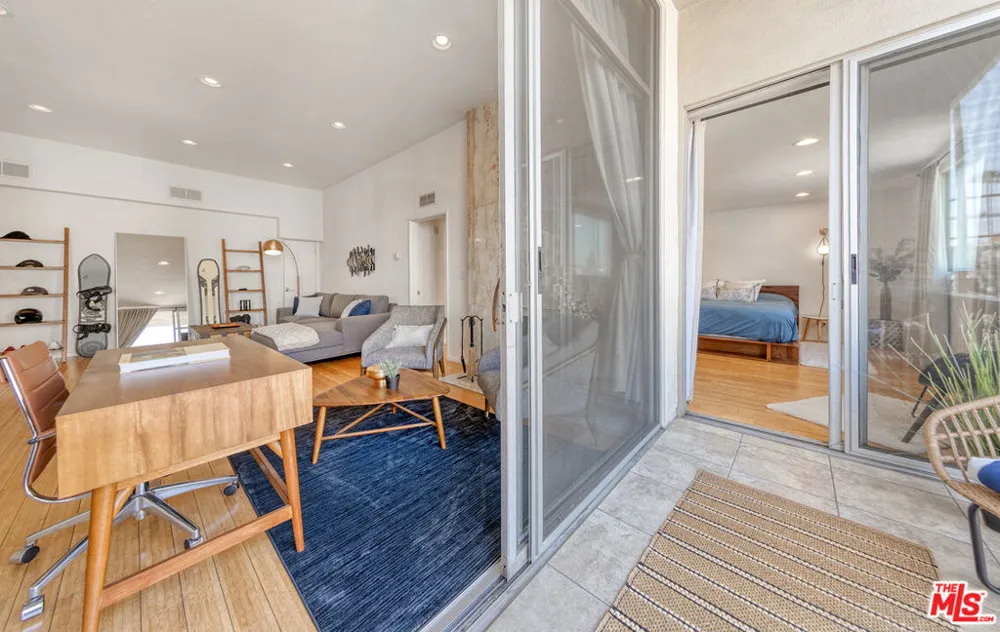 11970 Montana Avenue #308 Los Angeles, CA 90049