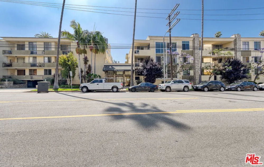 11970 Montana Avenue #308 Los Angeles, CA 90049