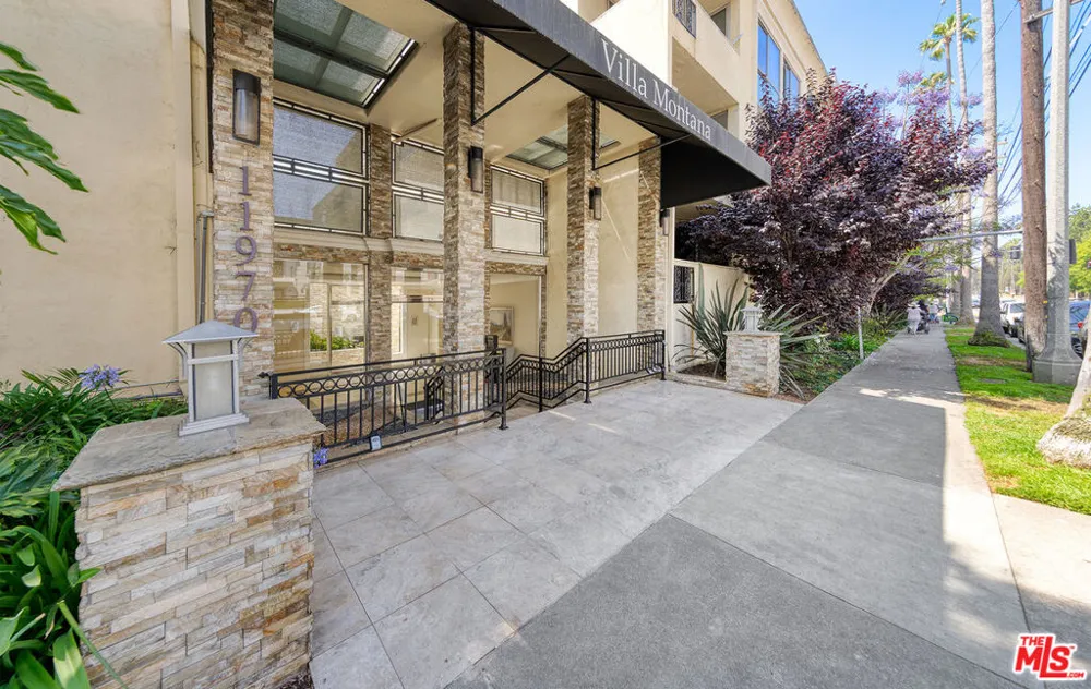 11970 Montana Avenue #308 Los Angeles, CA 90049
