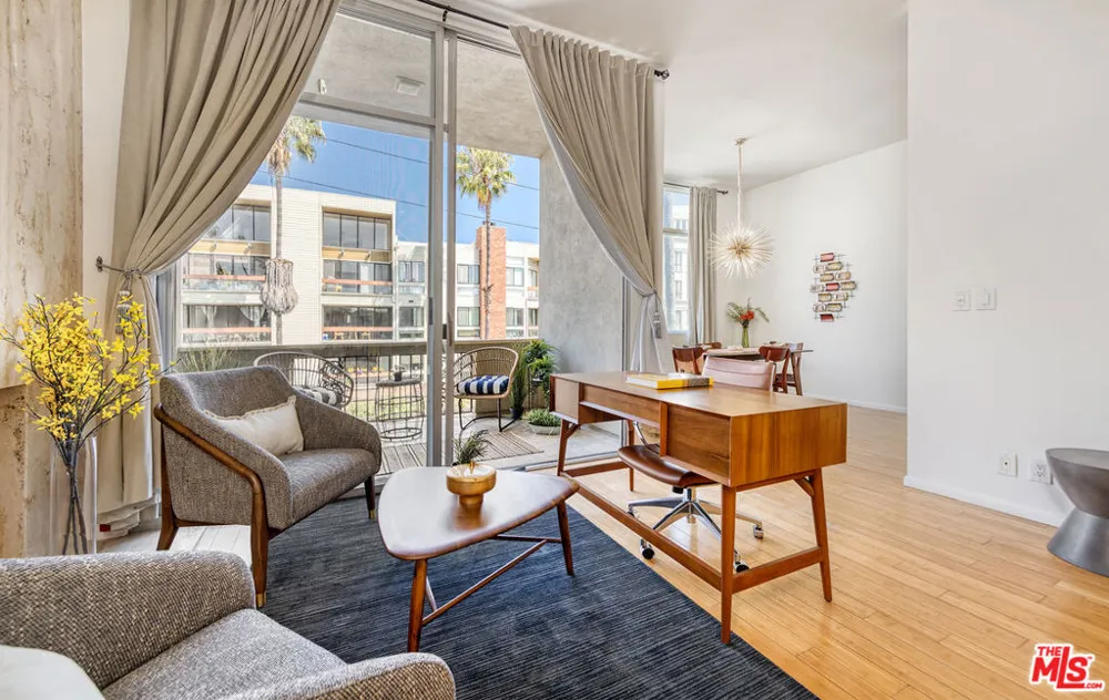 11970 Montana Avenue #308 Los Angeles, CA 90049