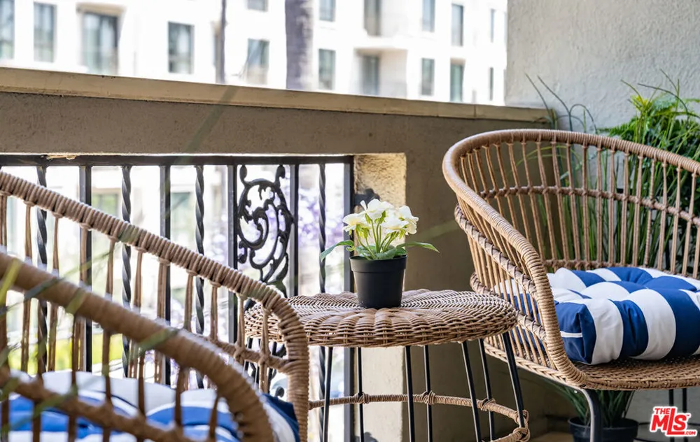 11970 Montana Avenue #308 Los Angeles, CA 90049