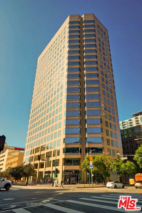801 S Grand Avenue #1507 Los Angeles, CA 90017