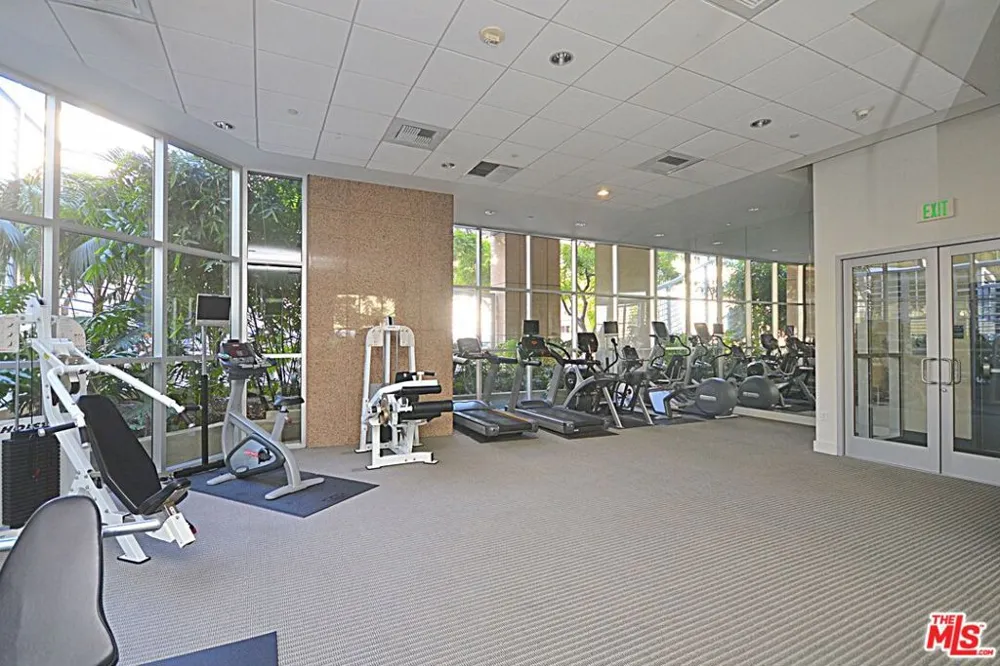 801 S Grand Avenue #1507 Los Angeles, CA 90017