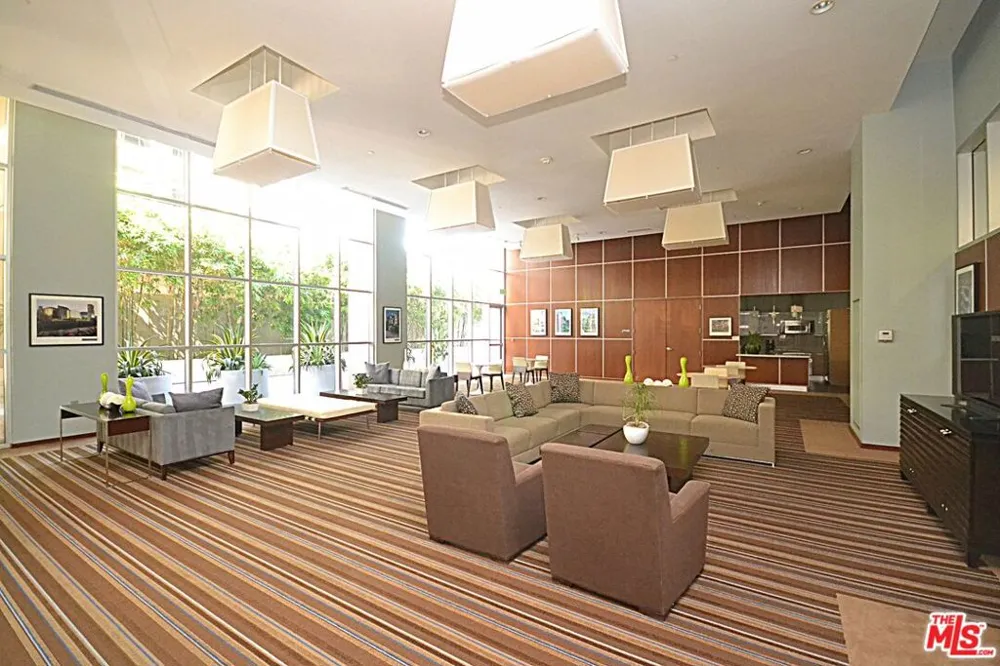 801 S Grand Avenue #1507 Los Angeles, CA 90017