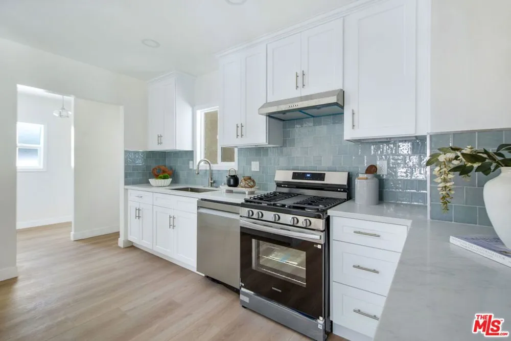 4248 Mcclung Drive Los Angeles, CA 90008