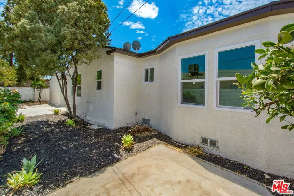 4248 Mcclung Drive Los Angeles, CA 90008