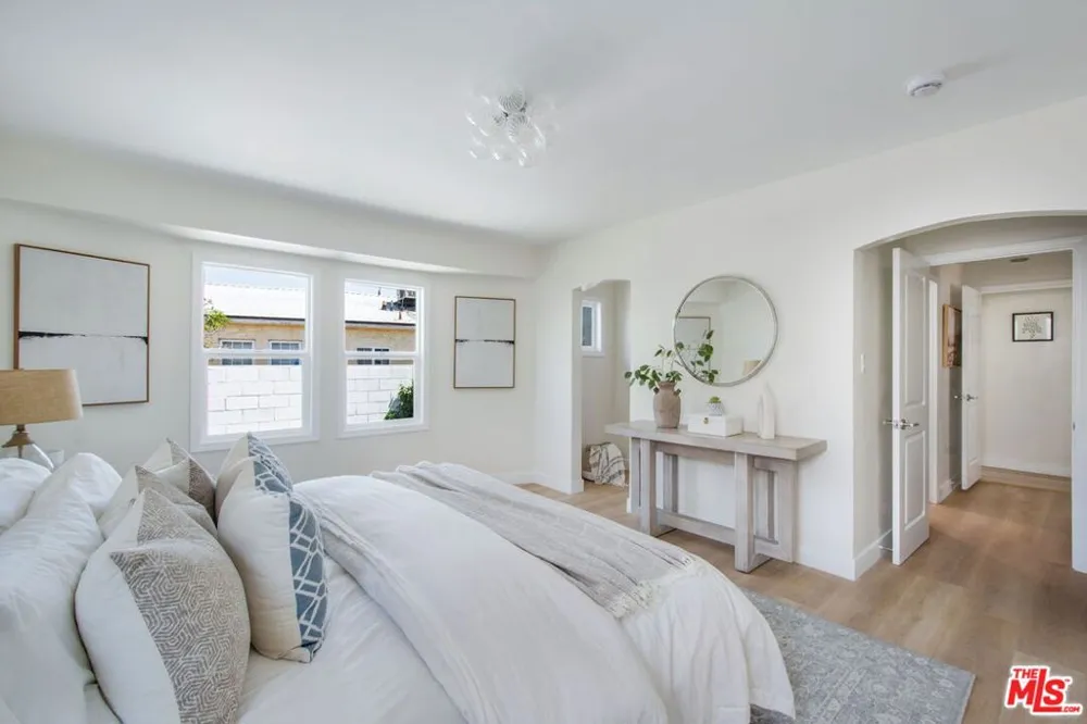 4248 Mcclung Drive Los Angeles, CA 90008